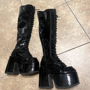 Demonia camel 300 size 9